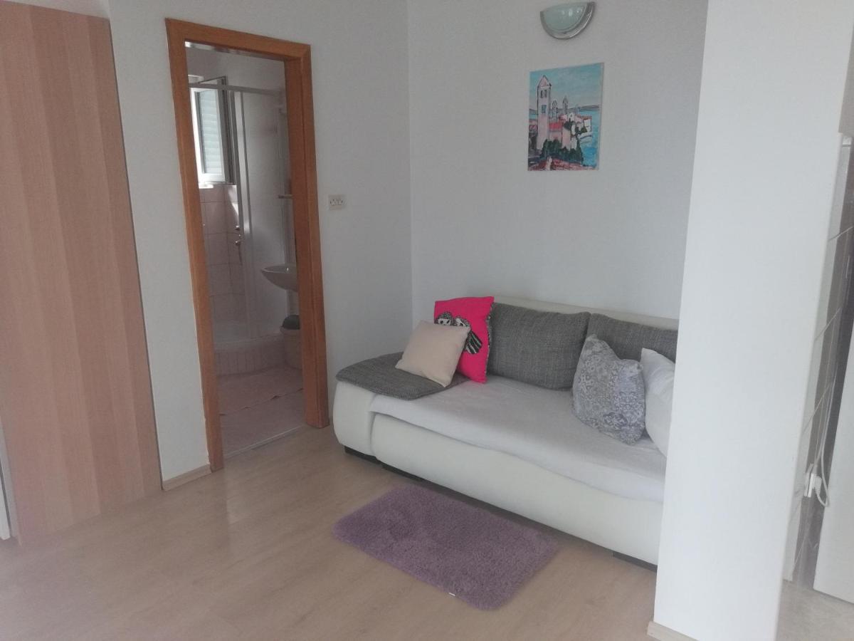 Feel Good Apartment Banjol Exterior photo